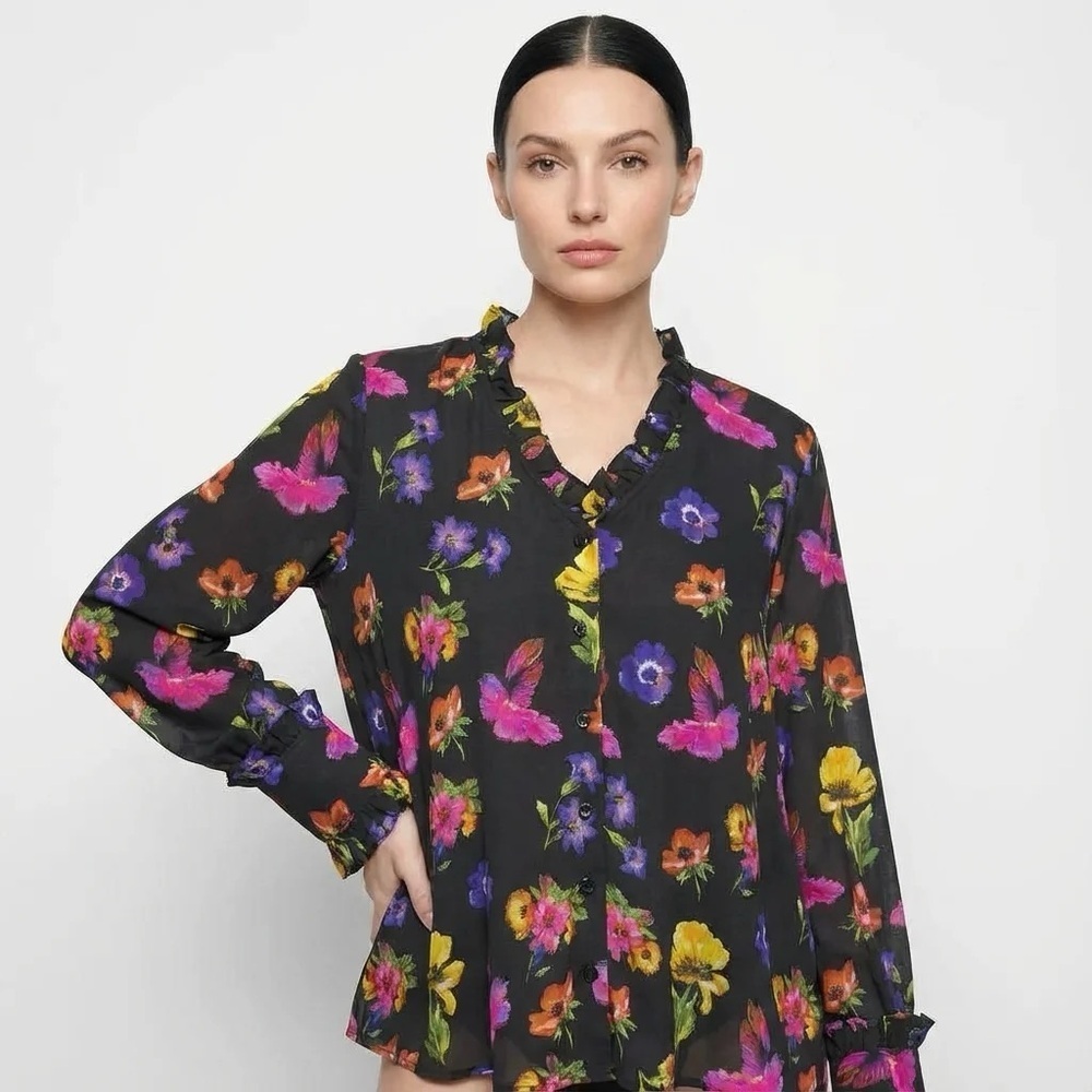 🌺 NWOT! Tolani Collection Colorful Floral Blouse